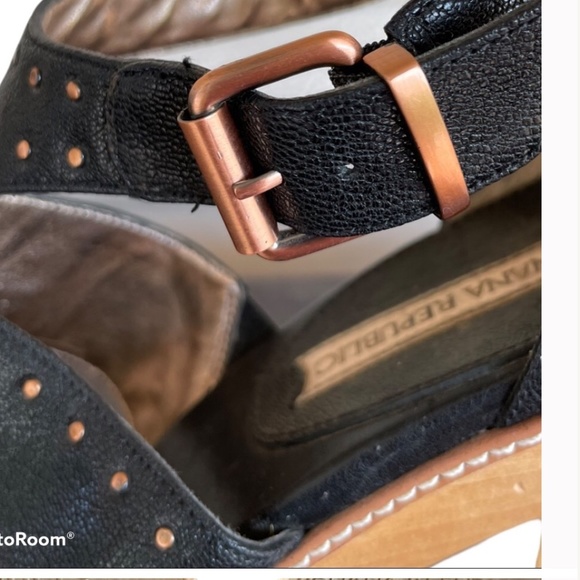 BANANA REPUBLIC black leather stud heeled clog sandal - Picture 4 of 7